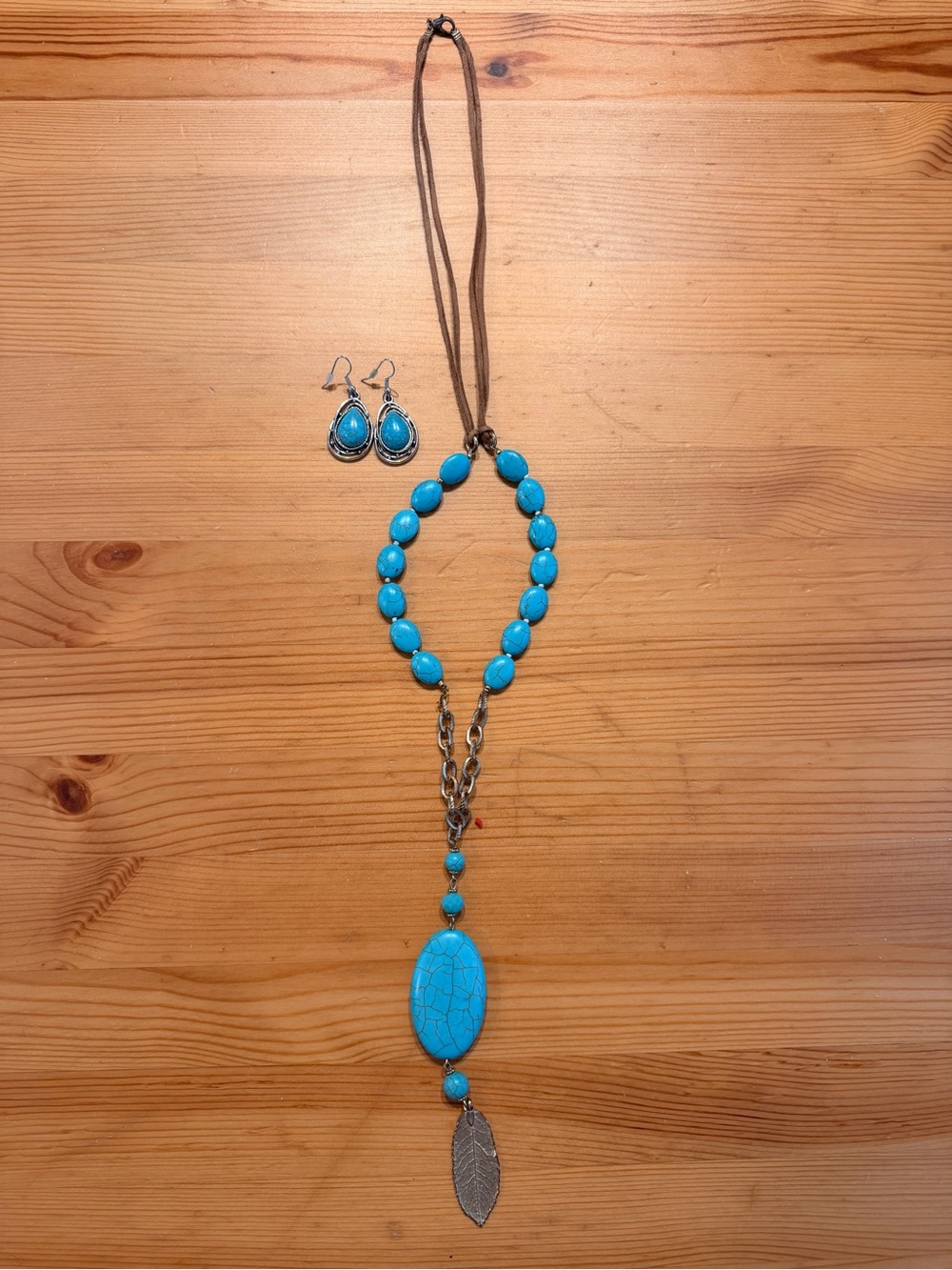 Turquoise Bead Pendant Necklace with Matching Earrings - Blue